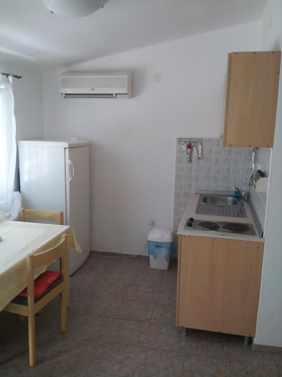 Apartment Viktor Sali Room photo