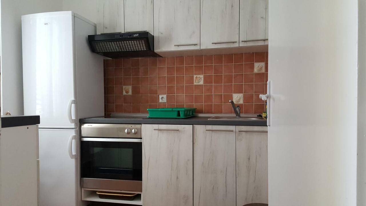 Apartment Viktor Sali Exterior photo